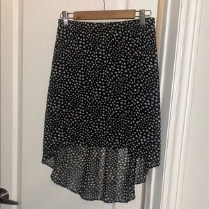 Black and White Heart Patterned Garage Skirt